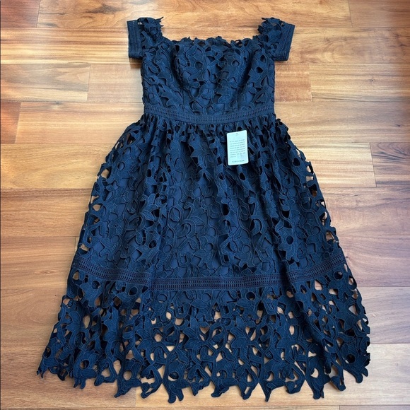 NWT Chi Chi formal dress - Picture 2 of 15